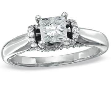 Made with one of the most expensive metals, platinum diamond engagement rings